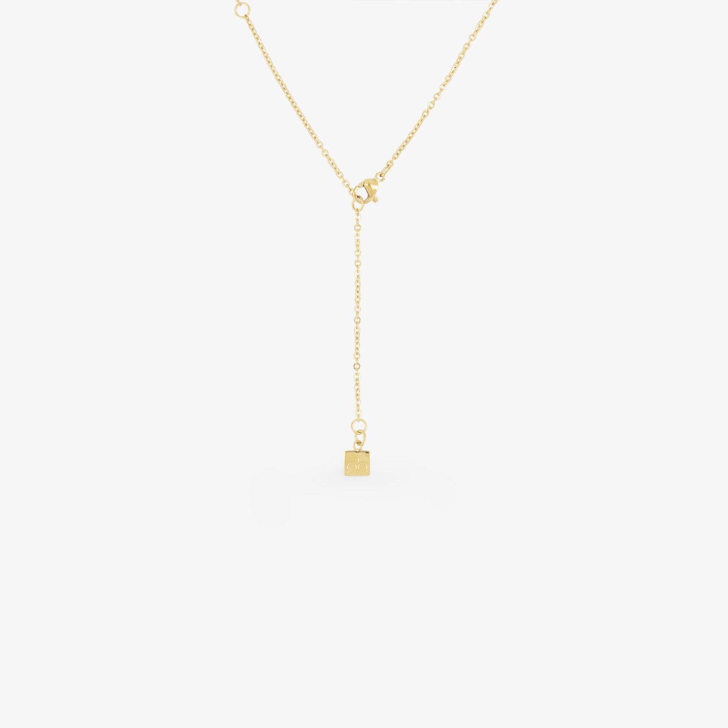 clasp on the 'patience' on the islamic bracelet in gold