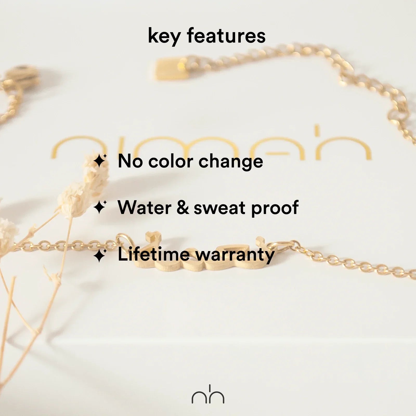Key features of the 'patience' gold Arabic bracelet