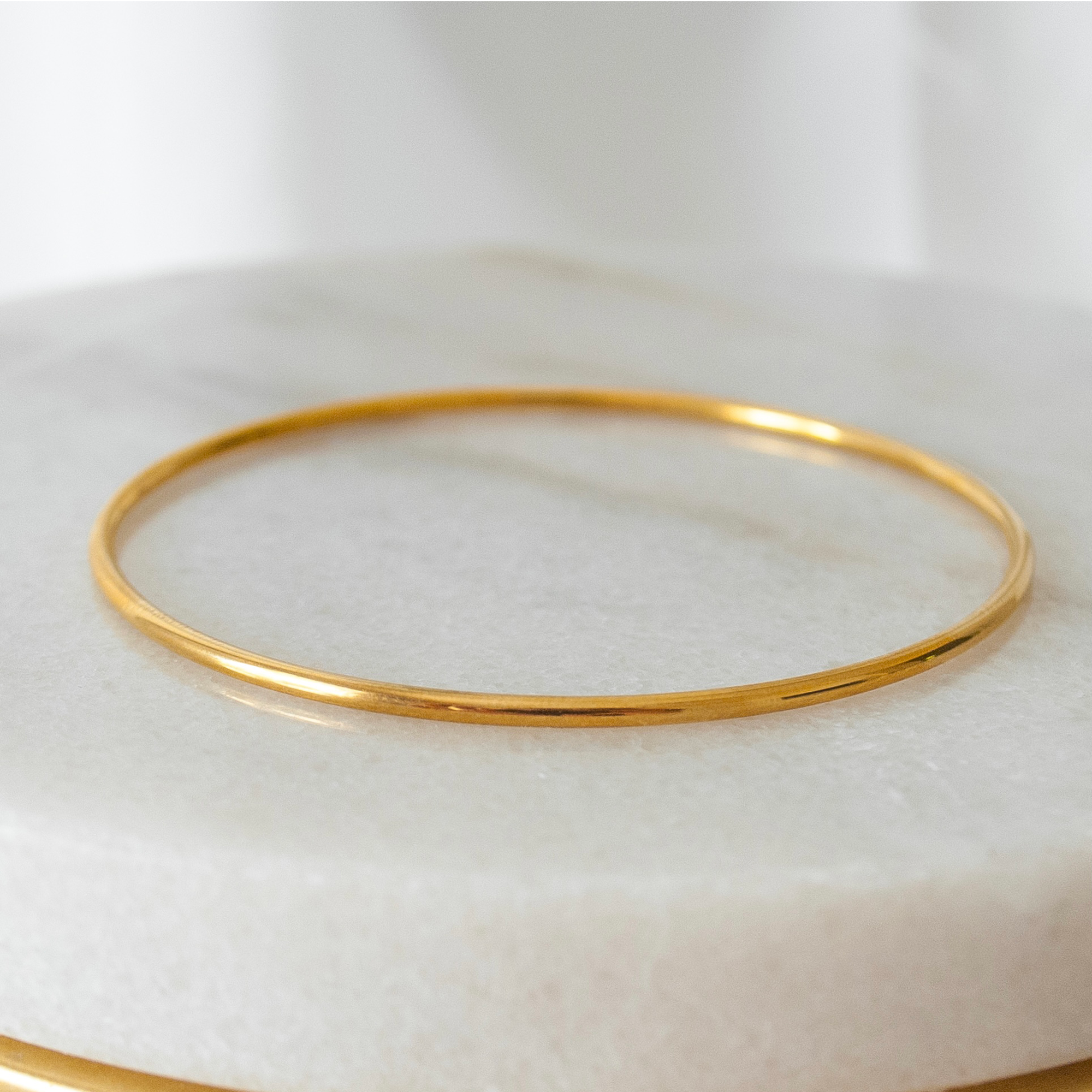 Arabic gold bracelet in bangle style for women
