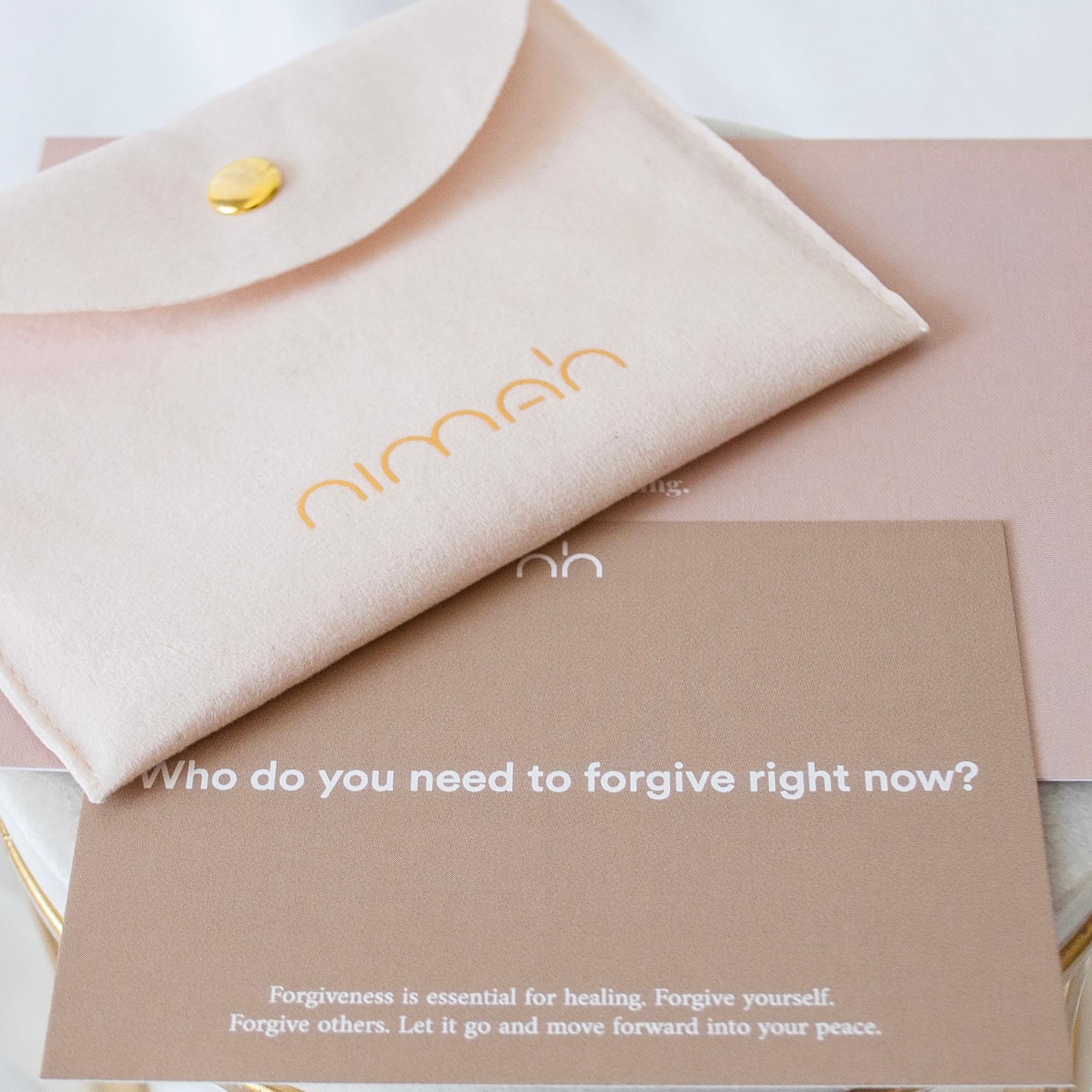 Bracelet pouch and packing card